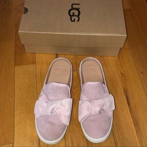 💗UGG Luci bow suede mules in pink